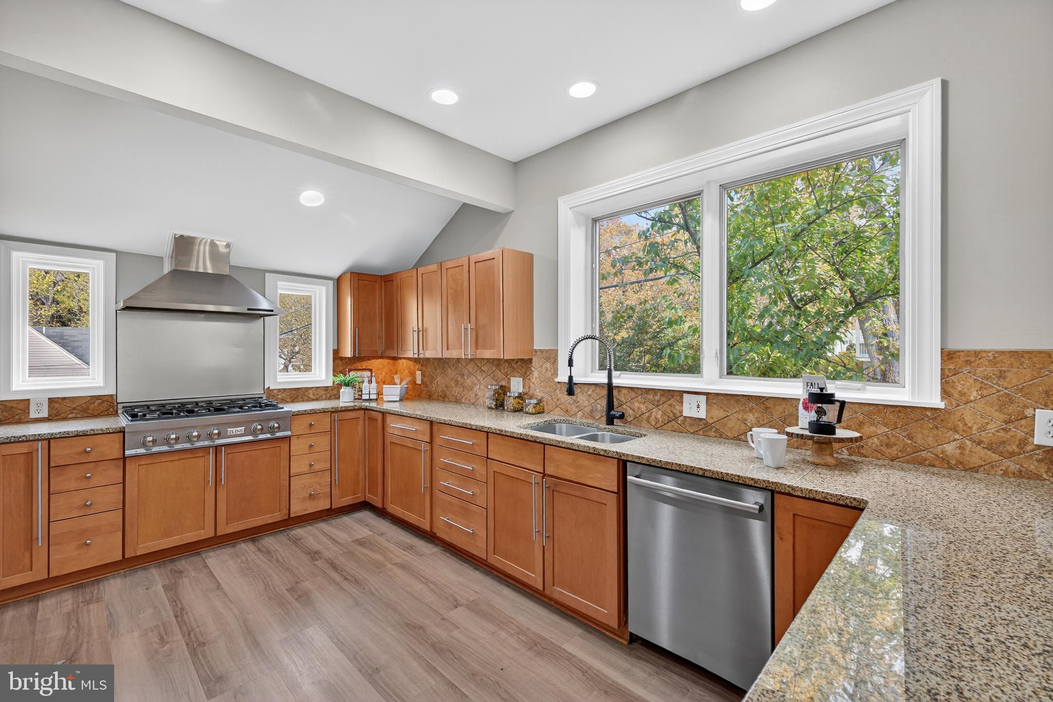 Real estate listing preview #17