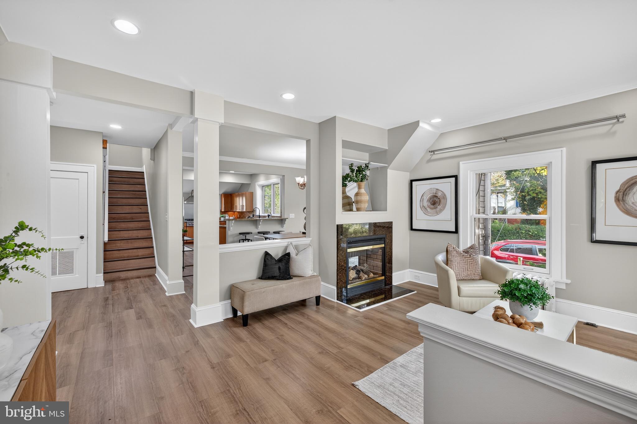 Real estate listing preview #8