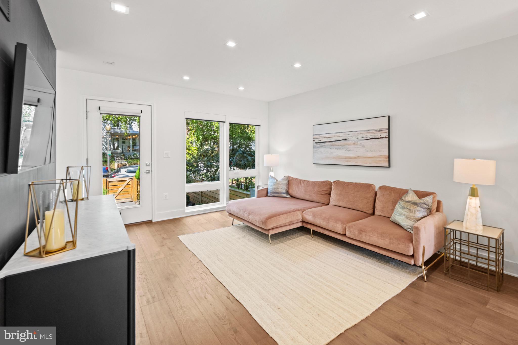 Real estate listing preview #6