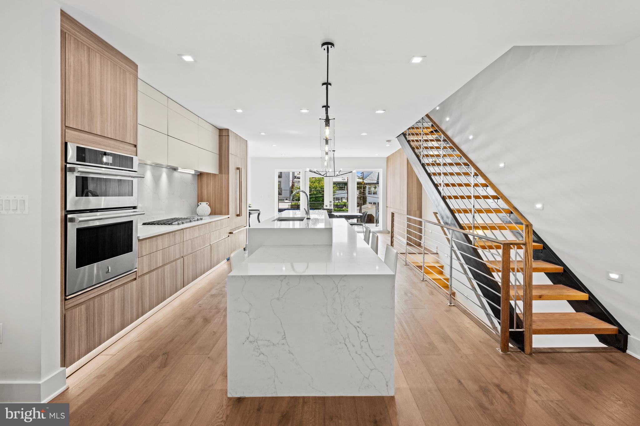 Real estate listing preview #3