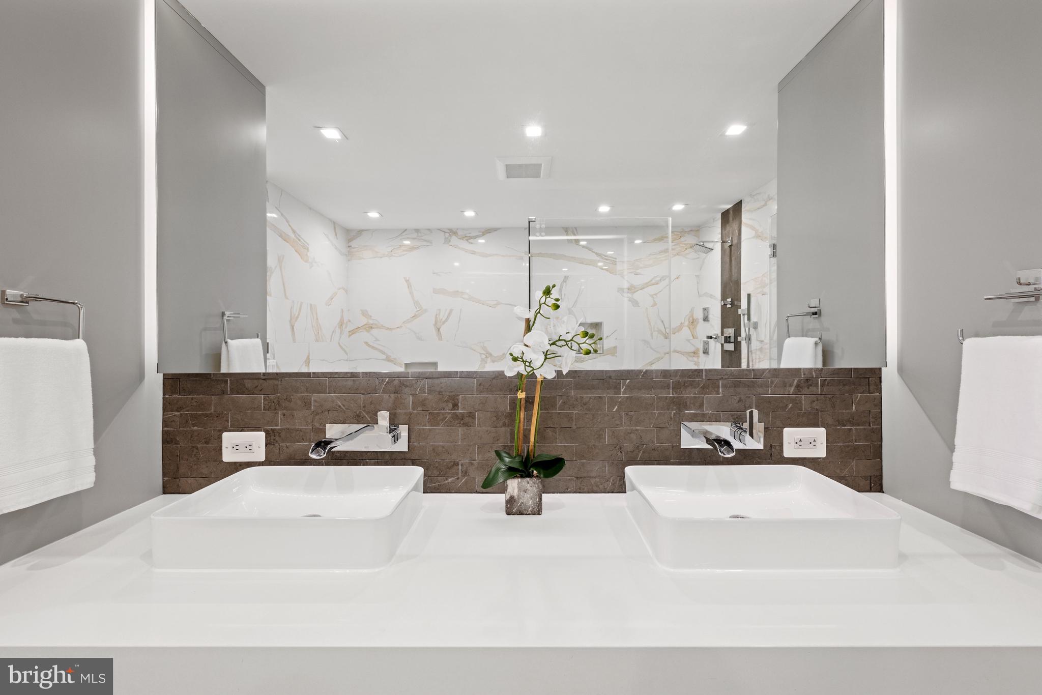 Real estate listing preview #15