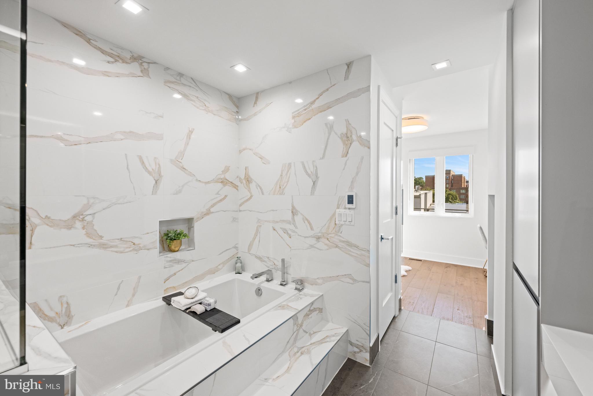 Real estate listing preview #14