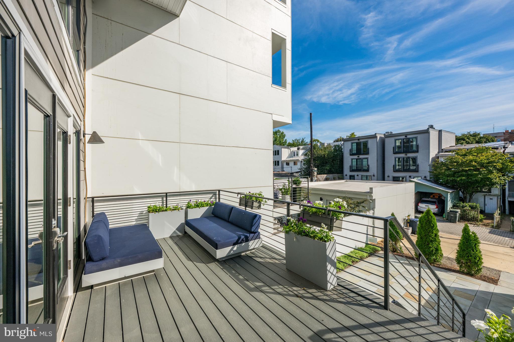 Real estate listing preview #8