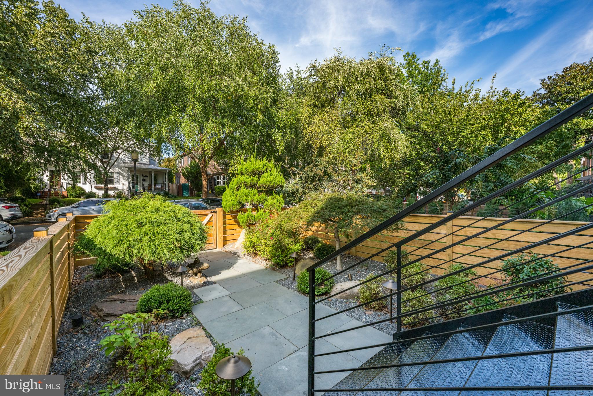 Real estate listing preview #2