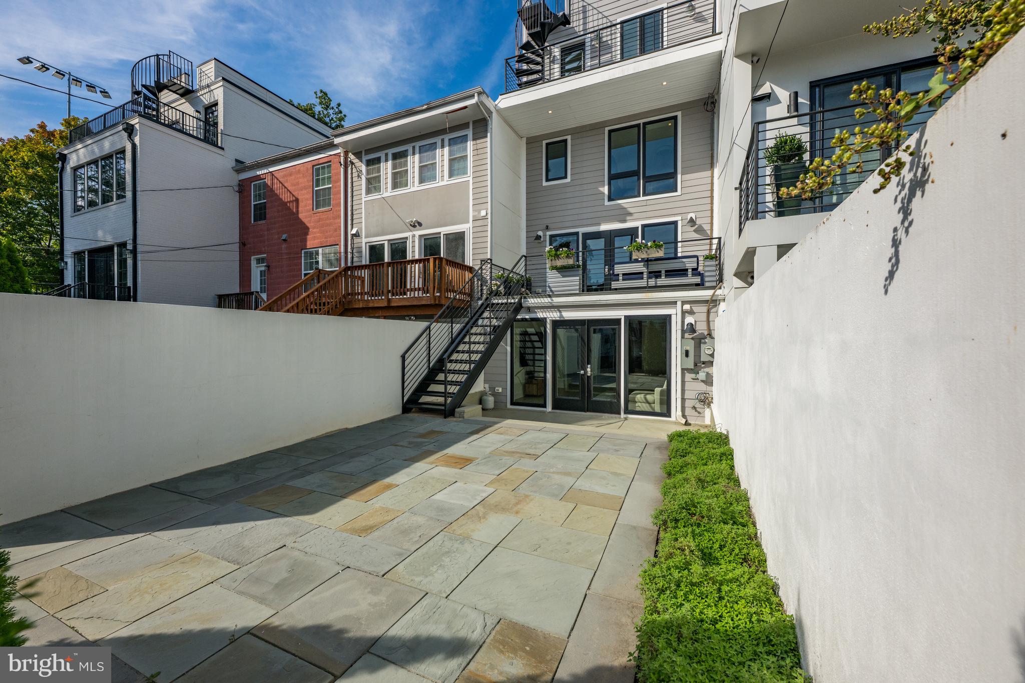 Real estate listing preview #9