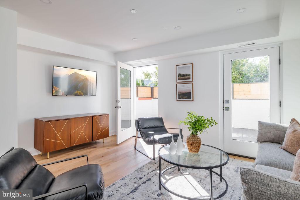 Real estate listing preview #17