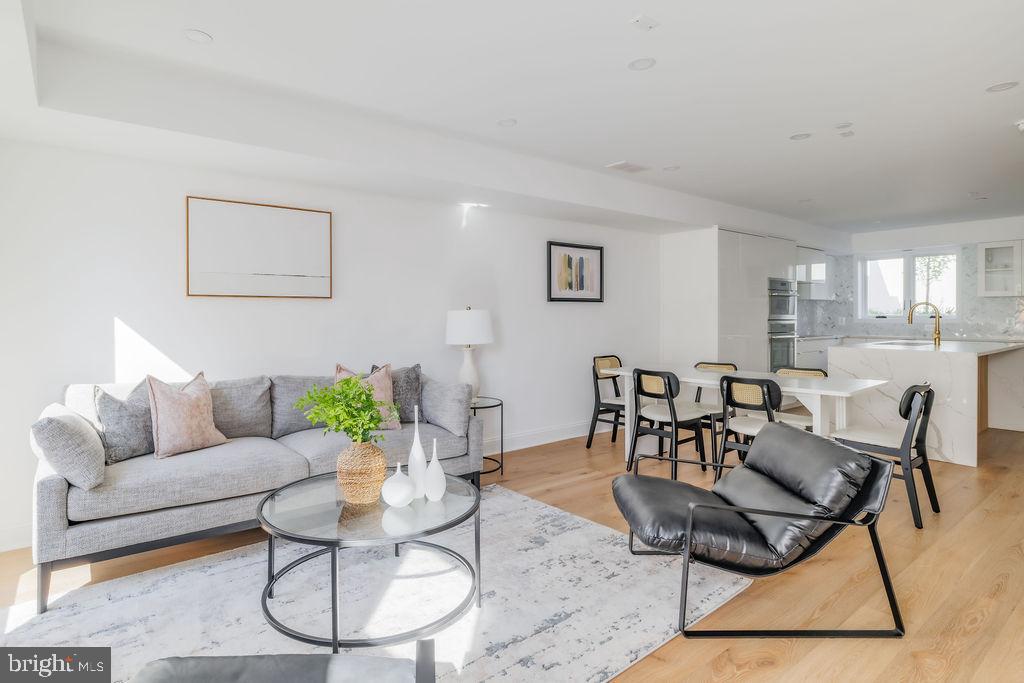 Real estate listing preview #14