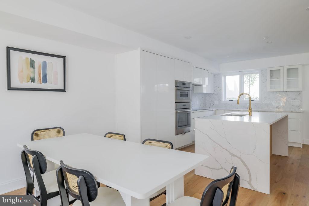 Real estate listing preview #12