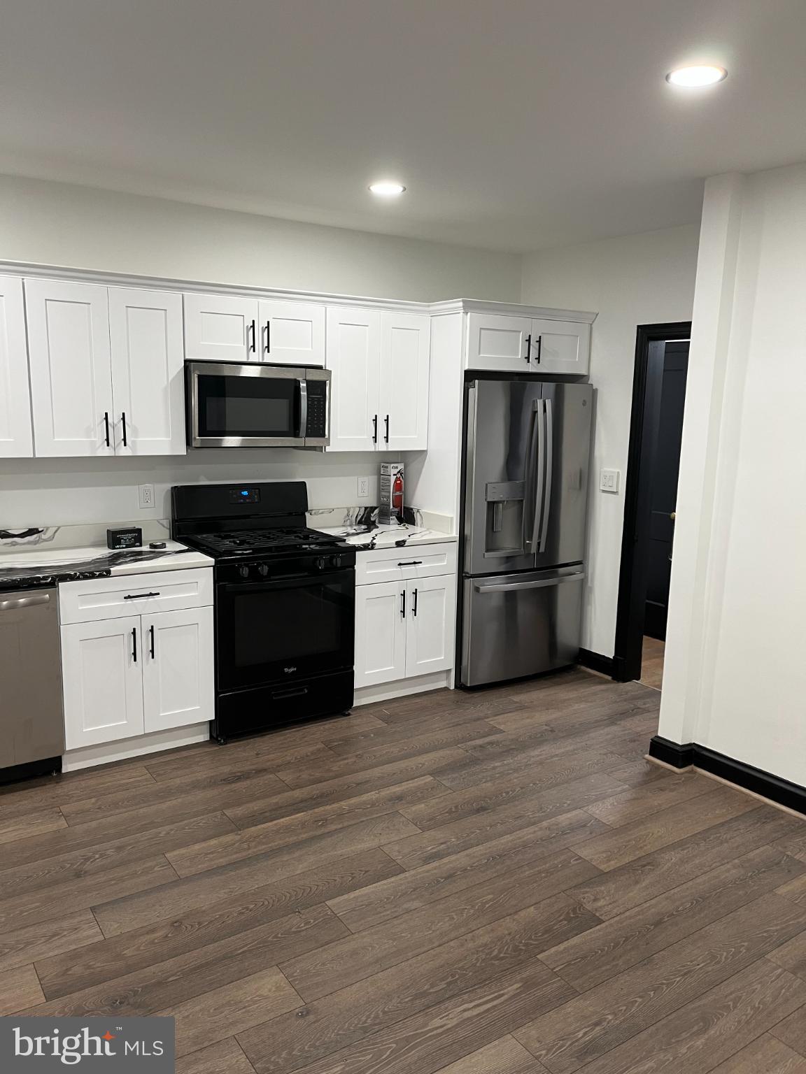 Real estate listing preview #2