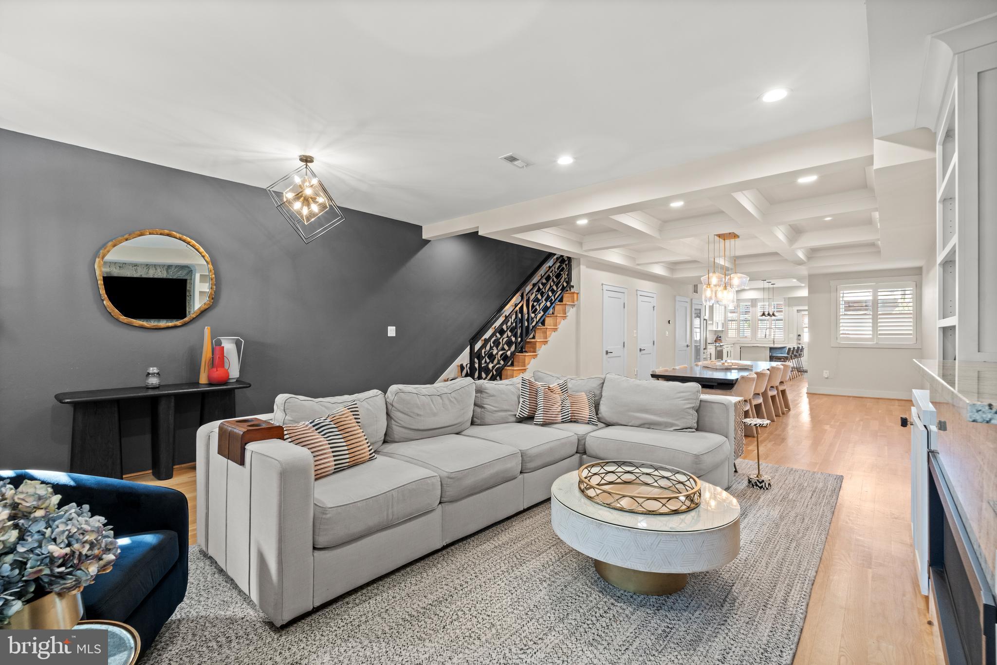 Real estate listing preview #6