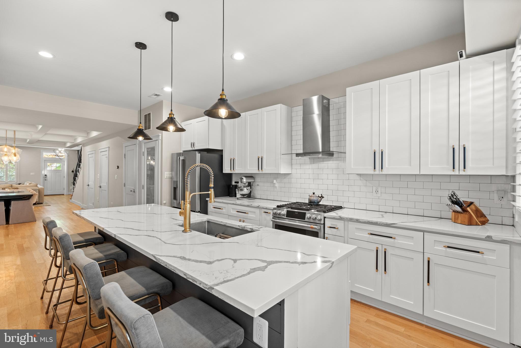 Real estate listing preview #14