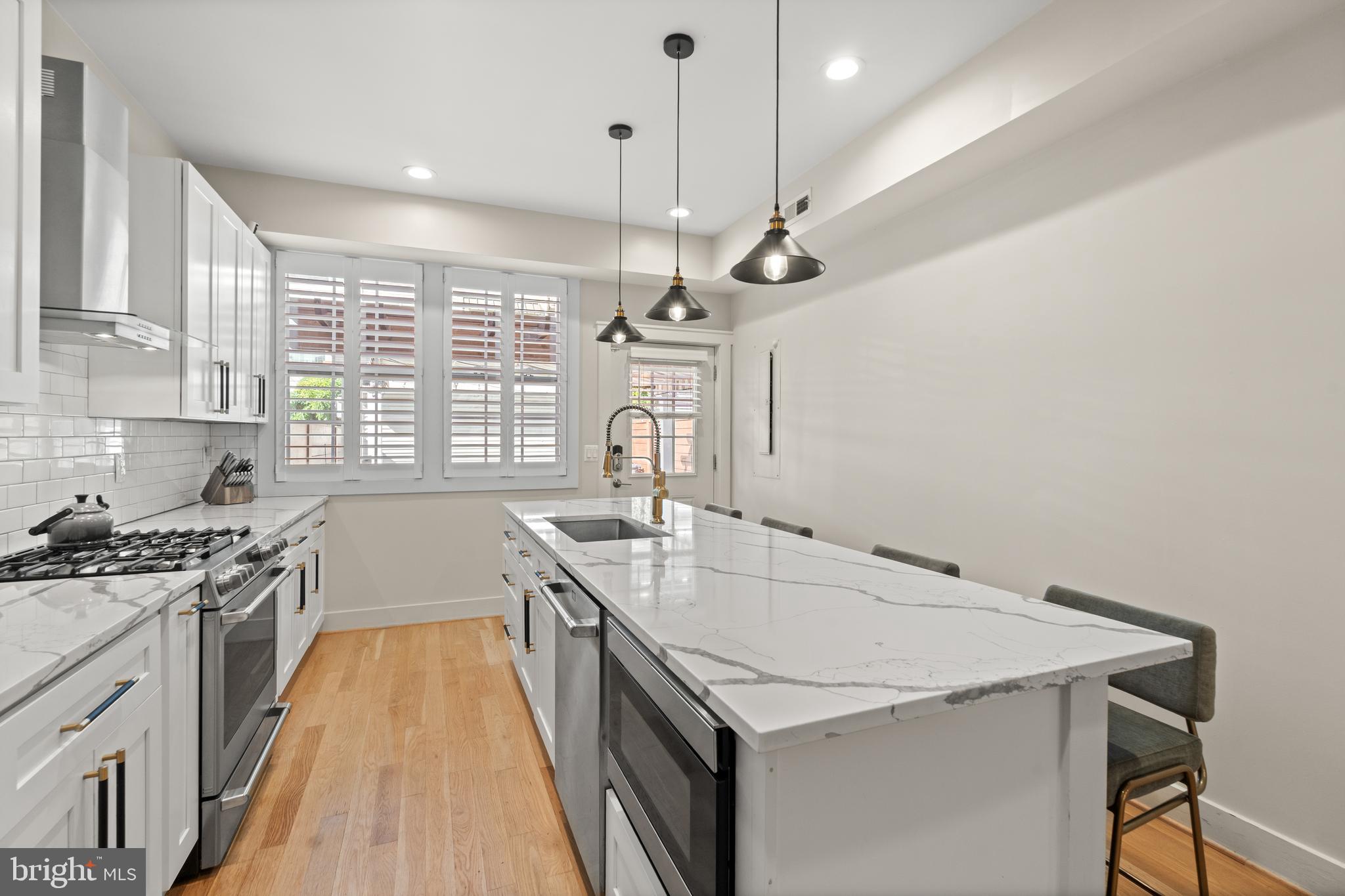 Real estate listing preview #16