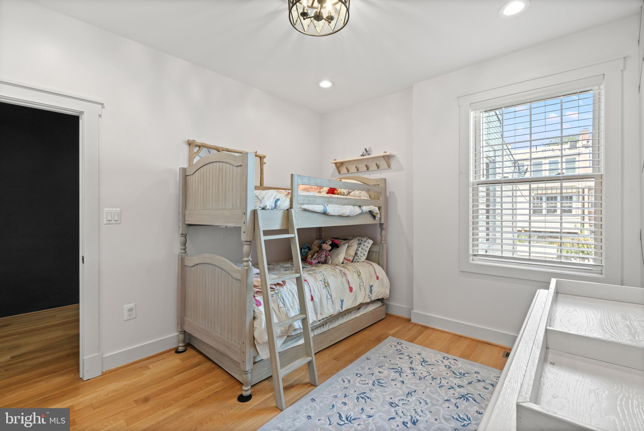 Real estate listing preview #23