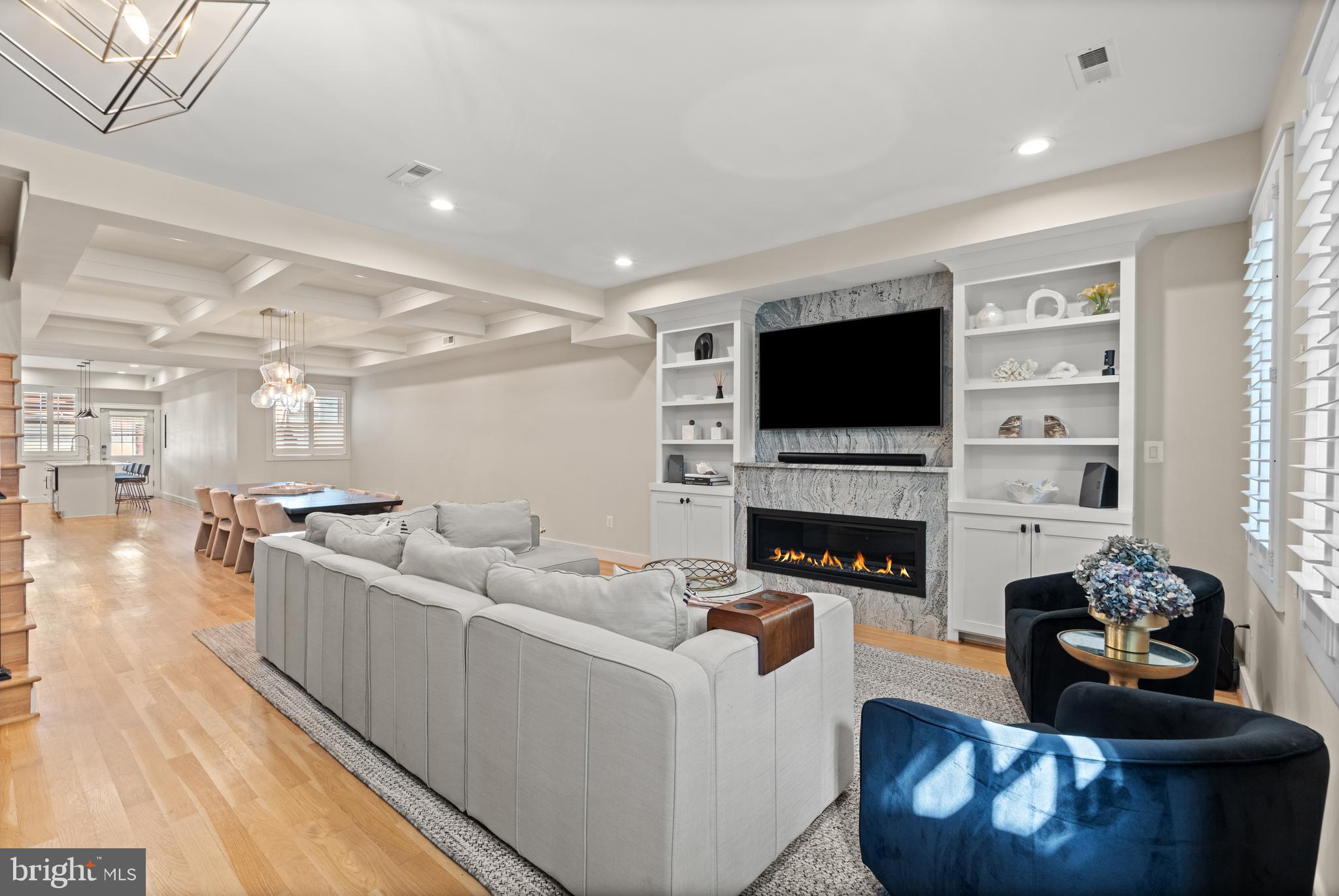 Real estate listing preview #8