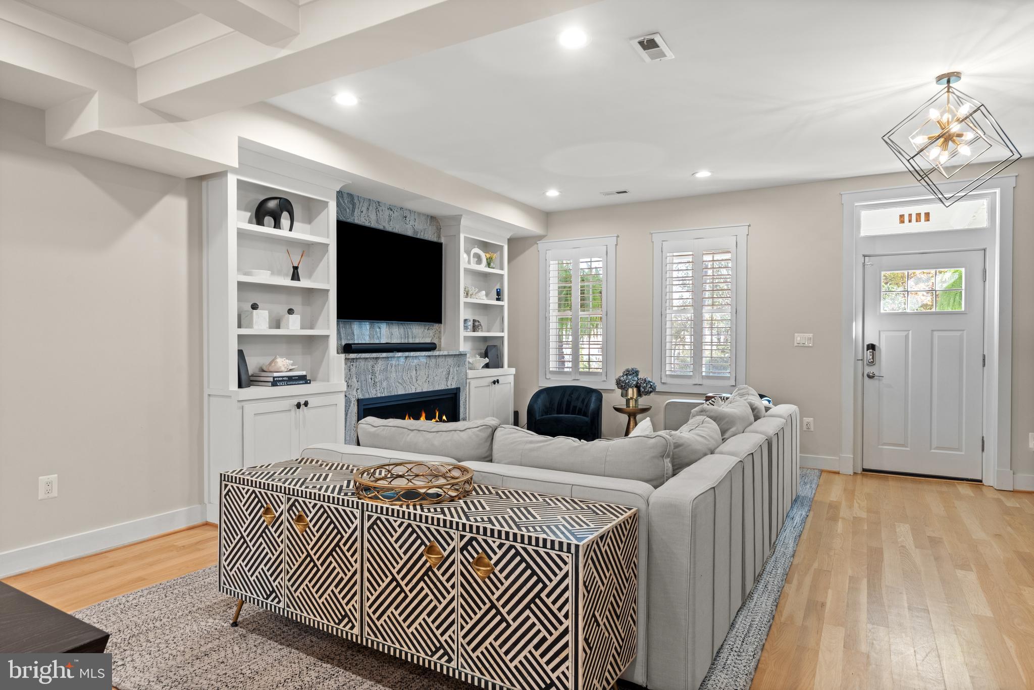 Real estate listing preview #7