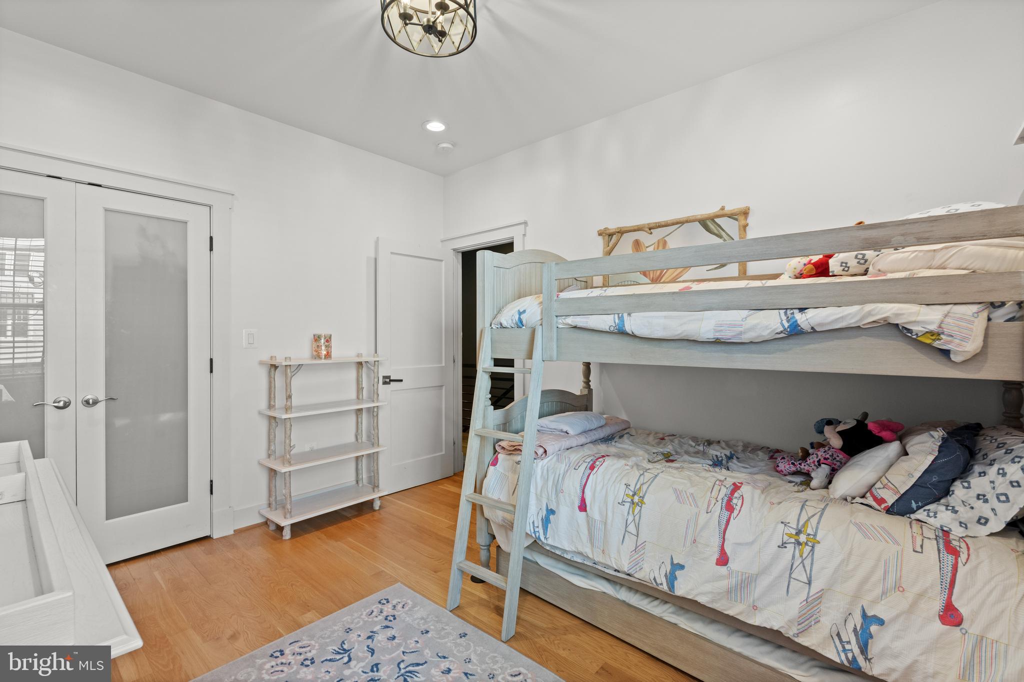 Real estate listing preview #24