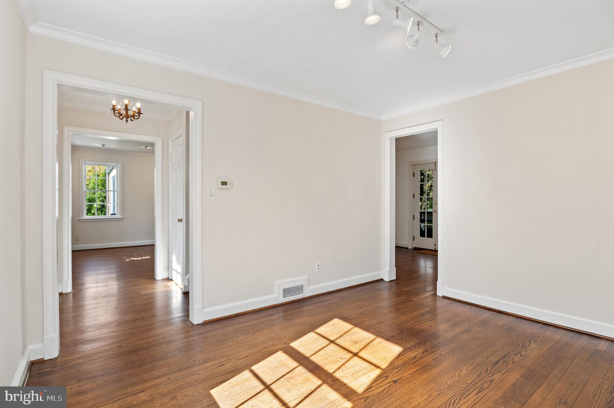 Real estate listing preview #12