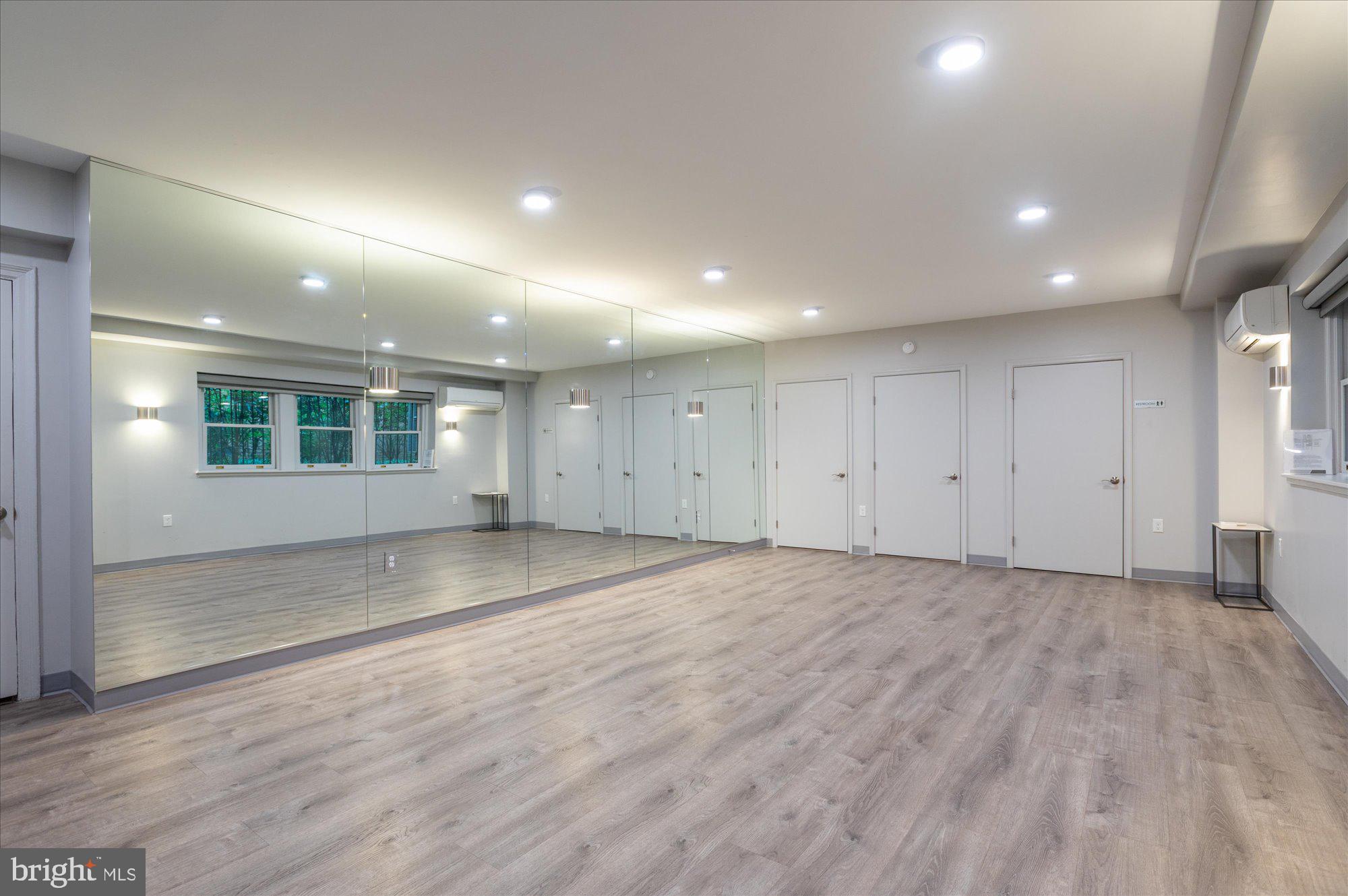 Real estate listing preview #34