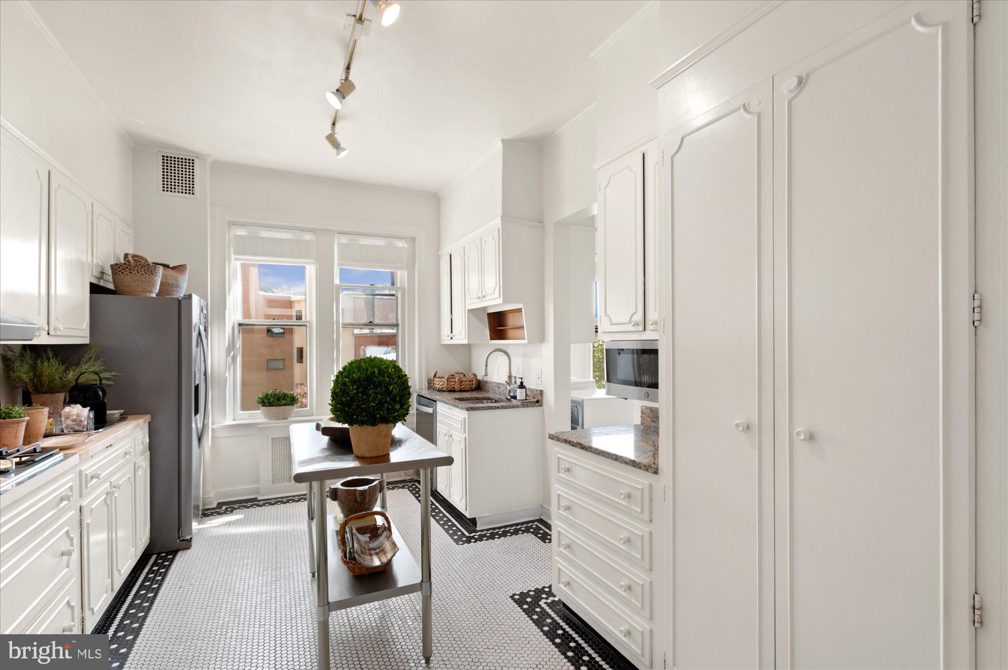 Real estate listing preview #4