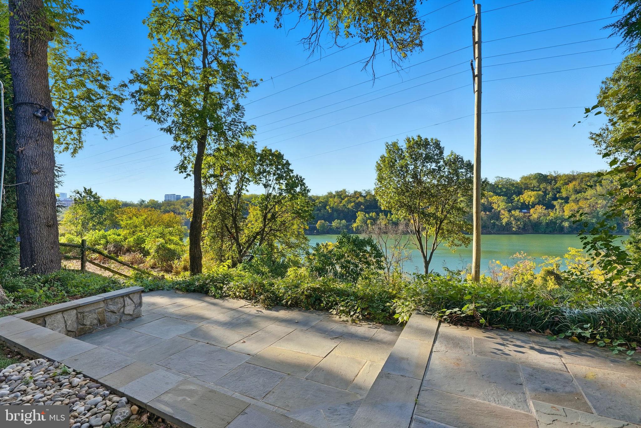 Real estate listing preview #1