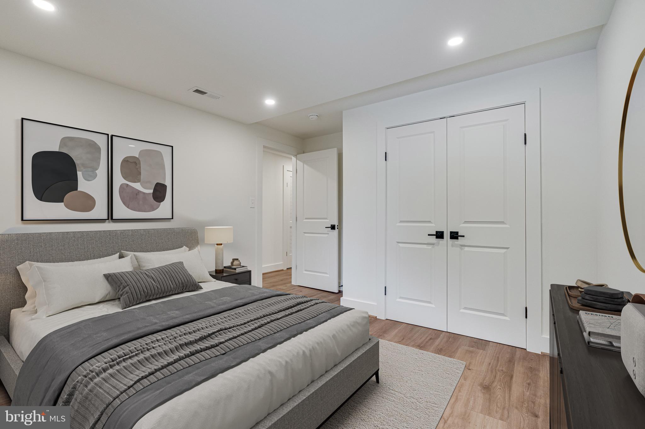 Real estate listing preview #24