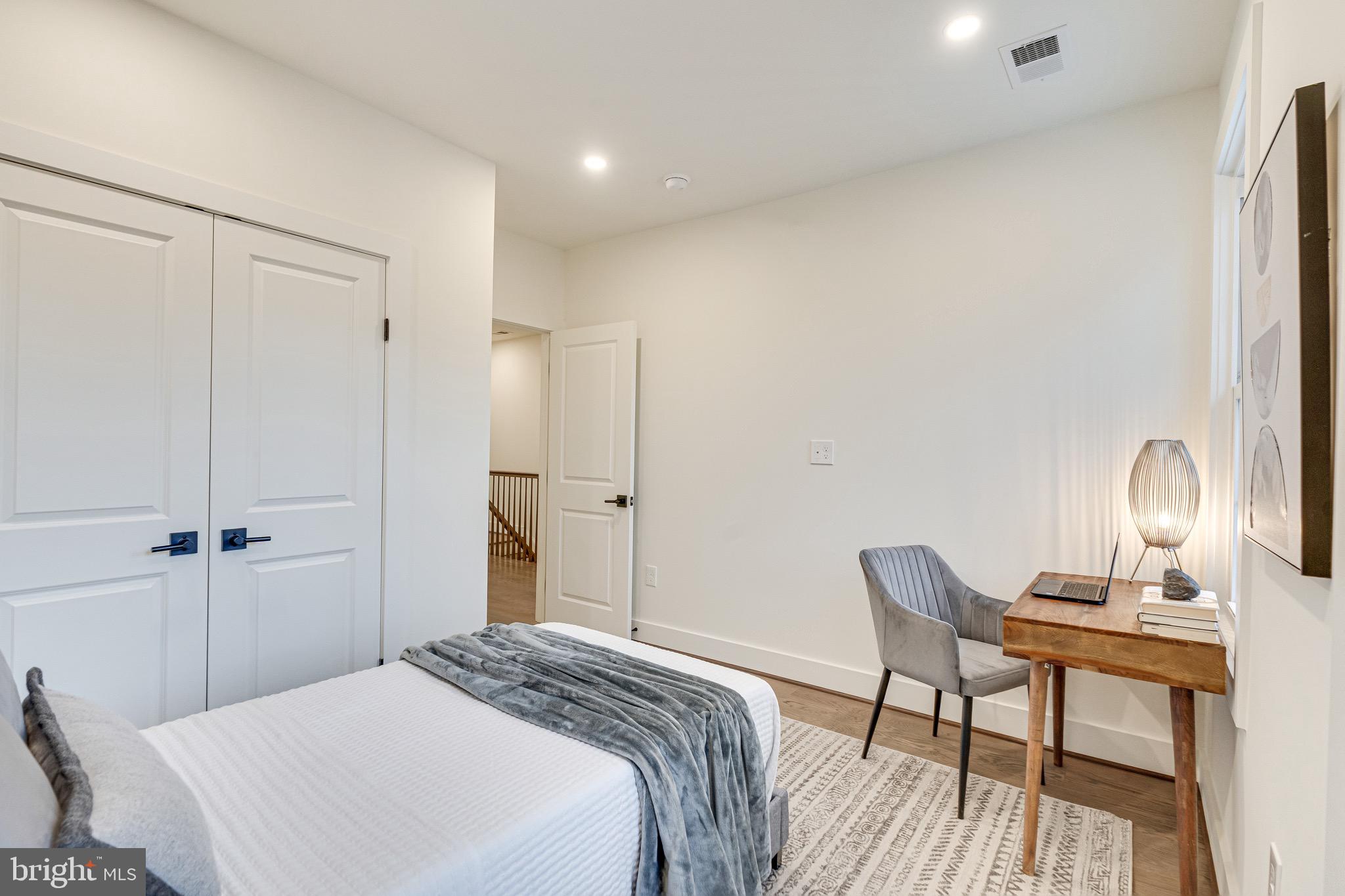 Real estate listing preview #17