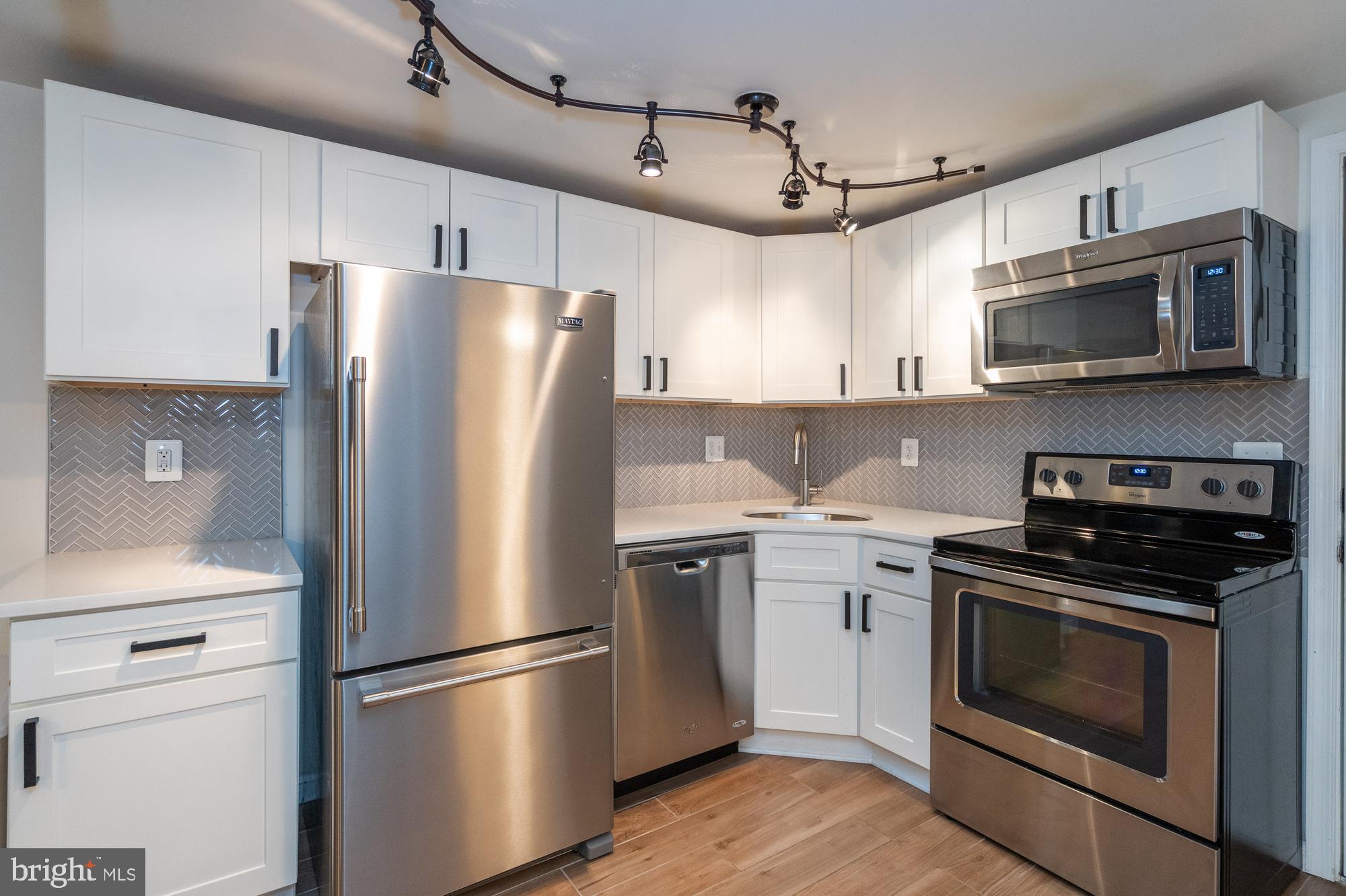 Real estate listing preview #9