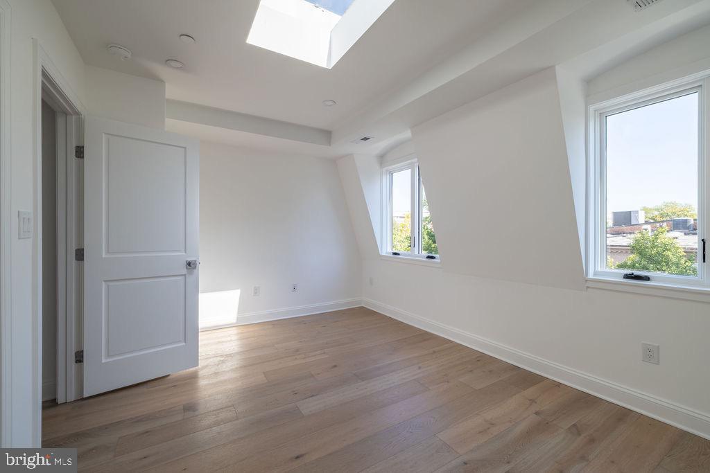 Real estate listing preview #28