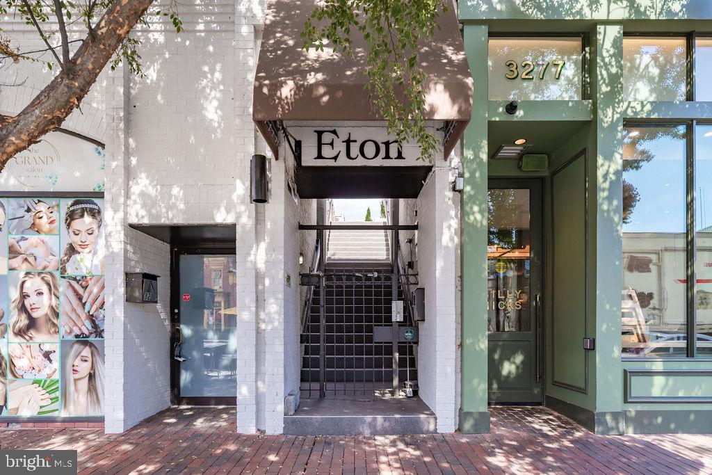 Real estate listing preview #2