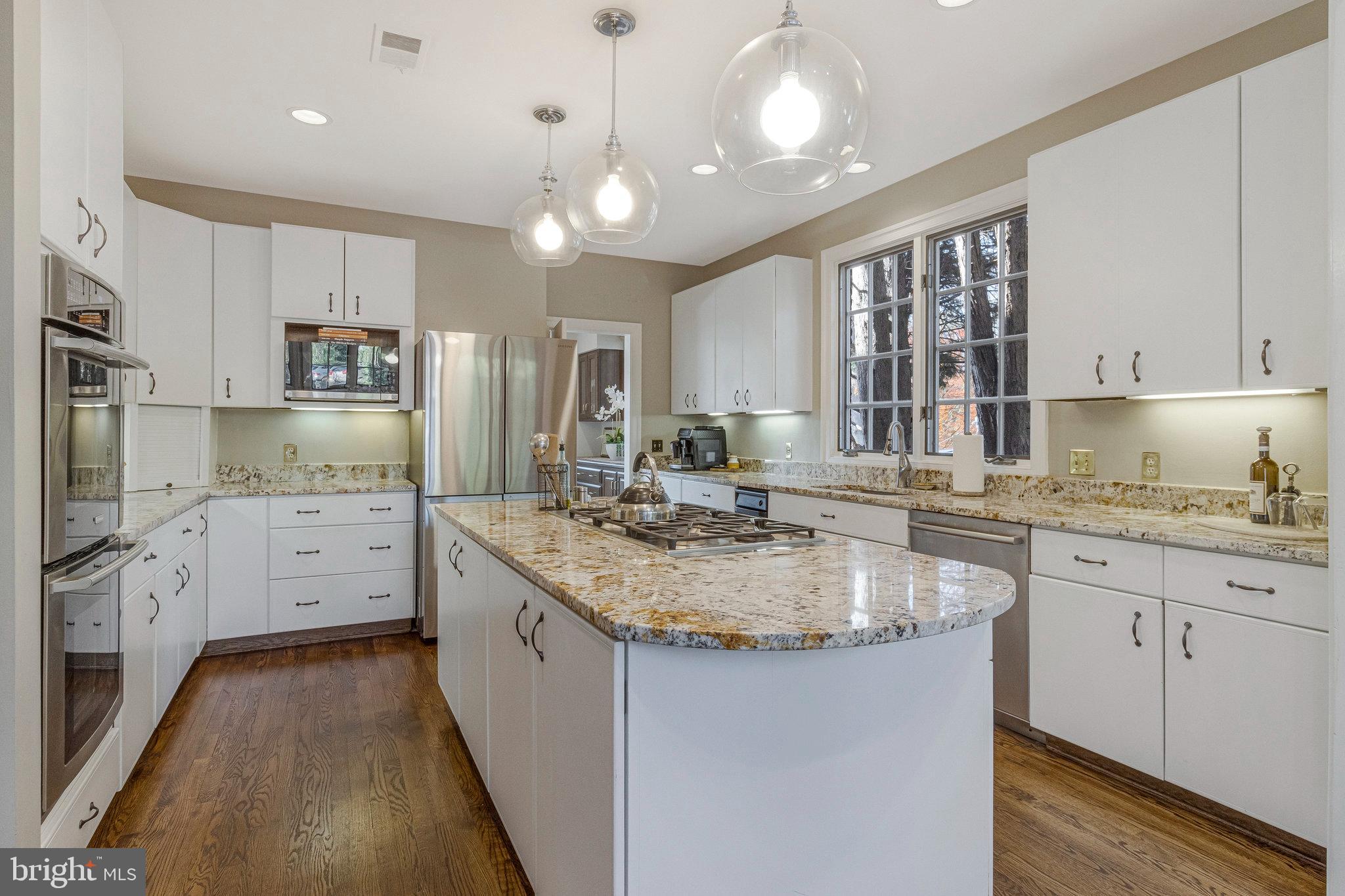 Real estate listing preview #16