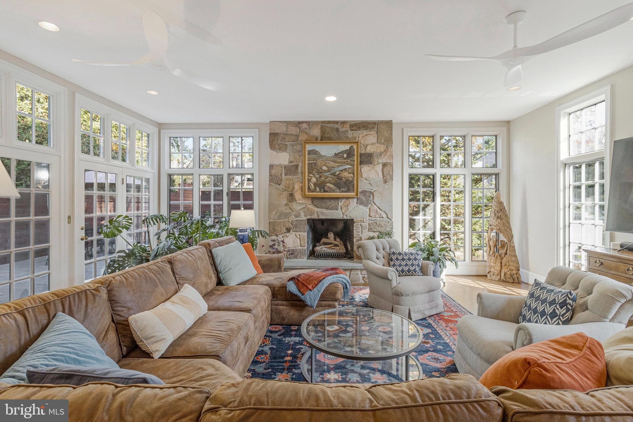 Real estate listing preview #24