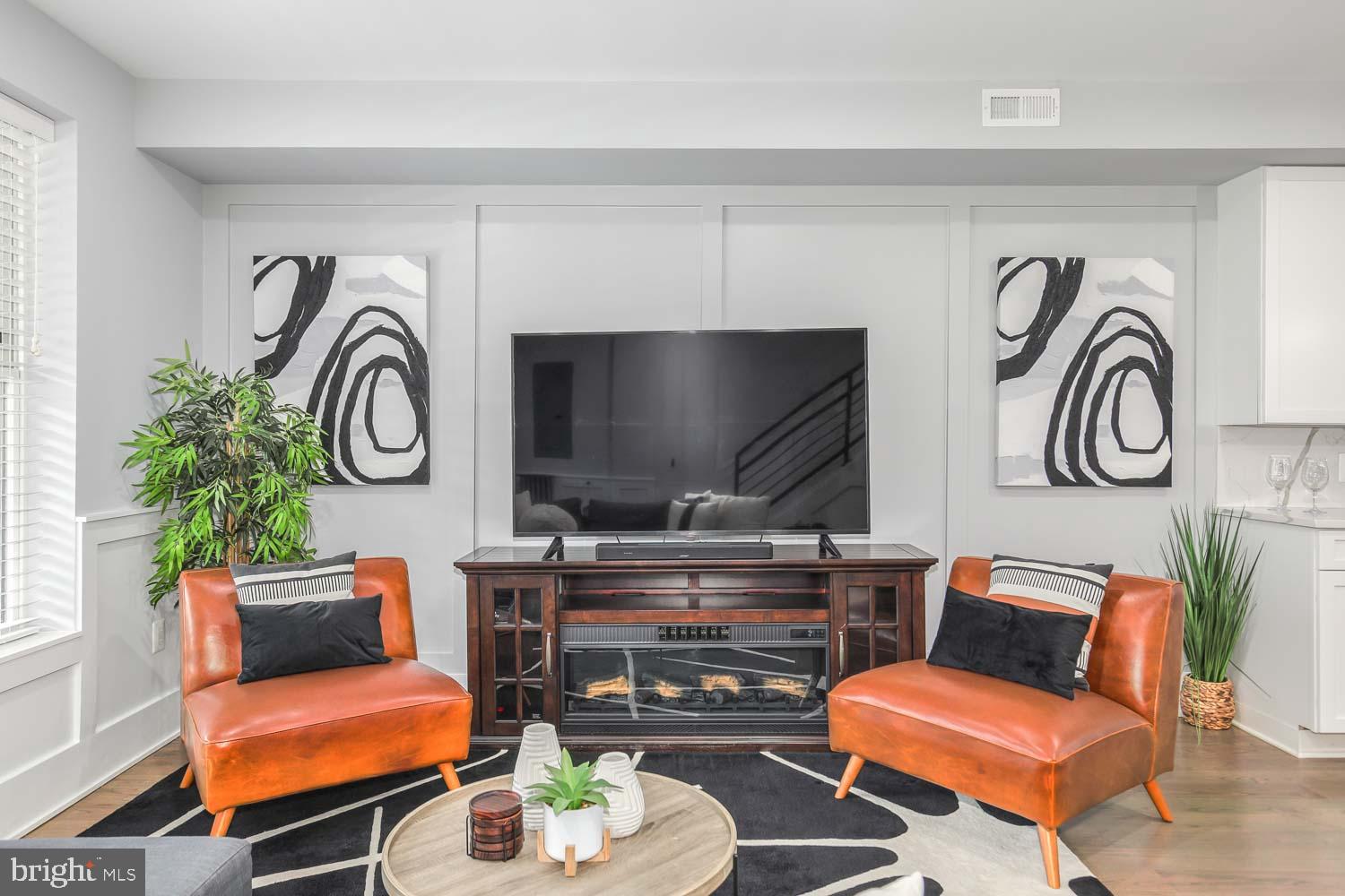 Real estate listing preview #6