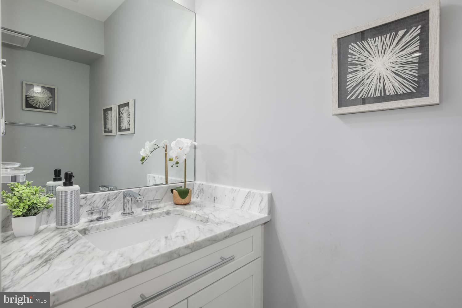 Real estate listing preview #12