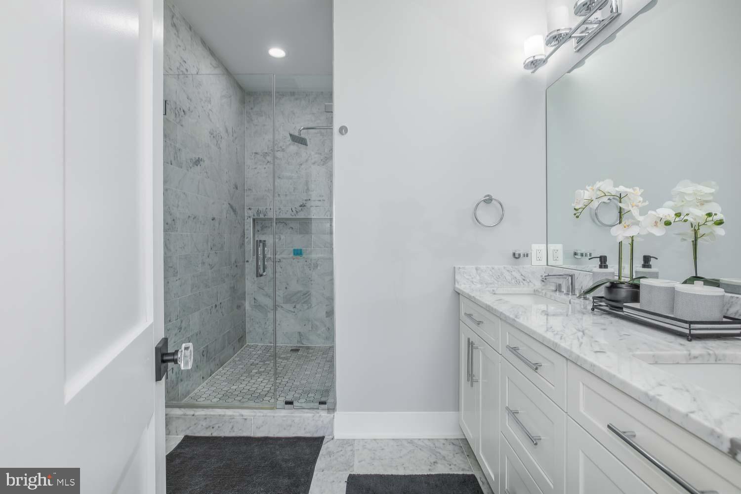 Real estate listing preview #15