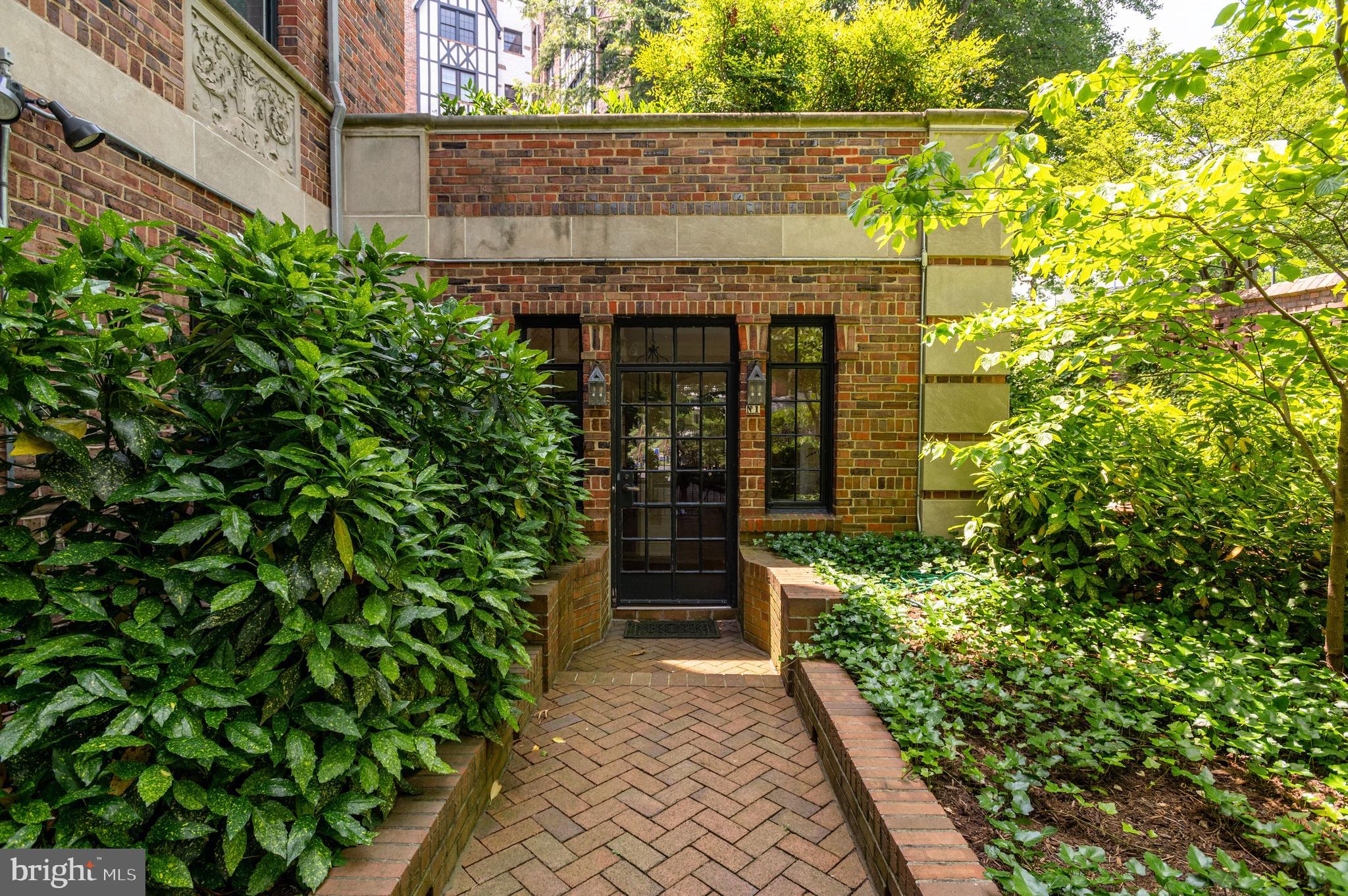 Real estate listing preview #24