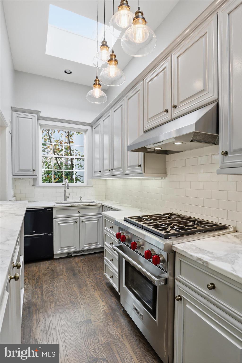 Real estate listing preview #18