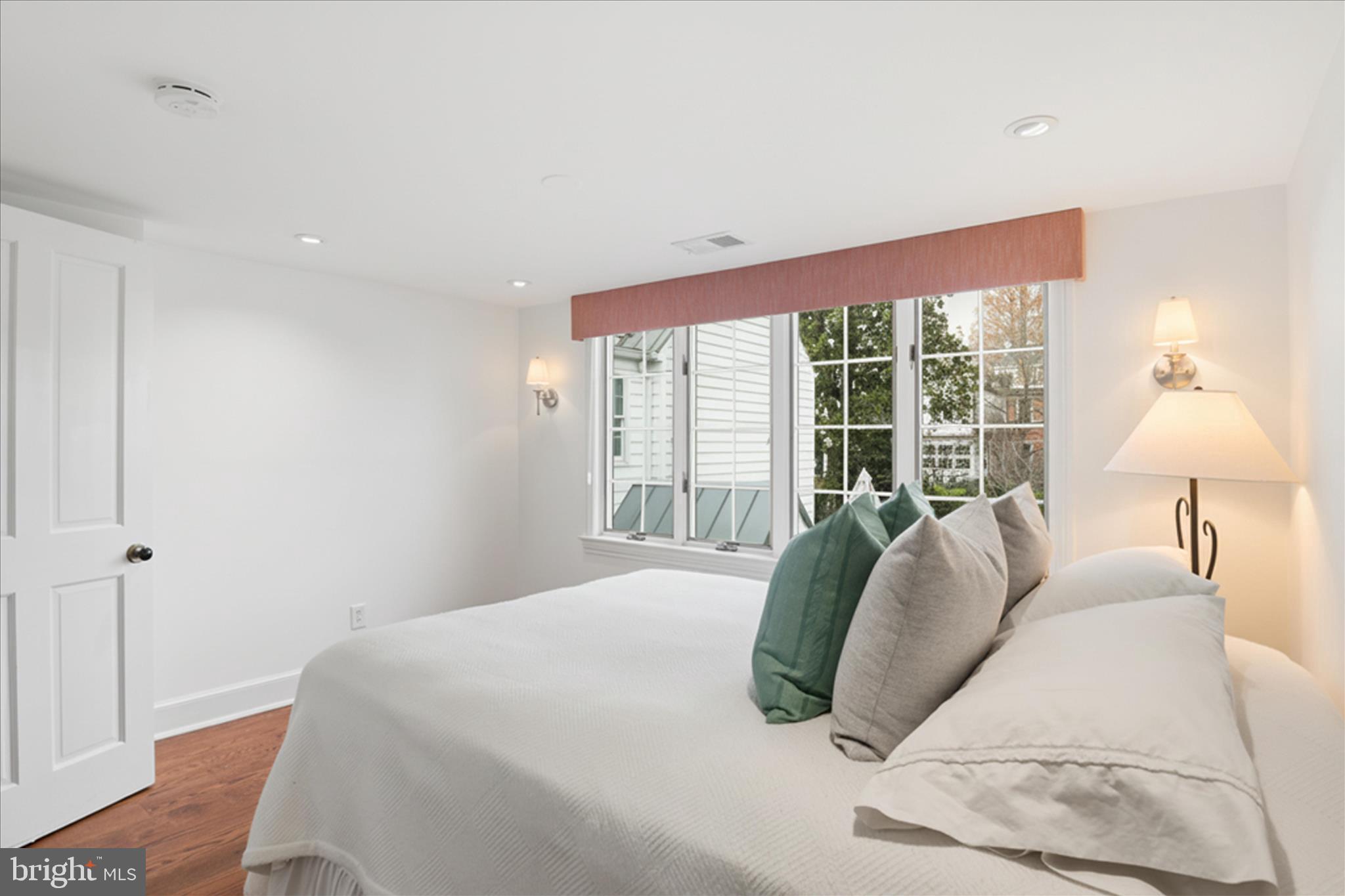 Real estate listing preview #38