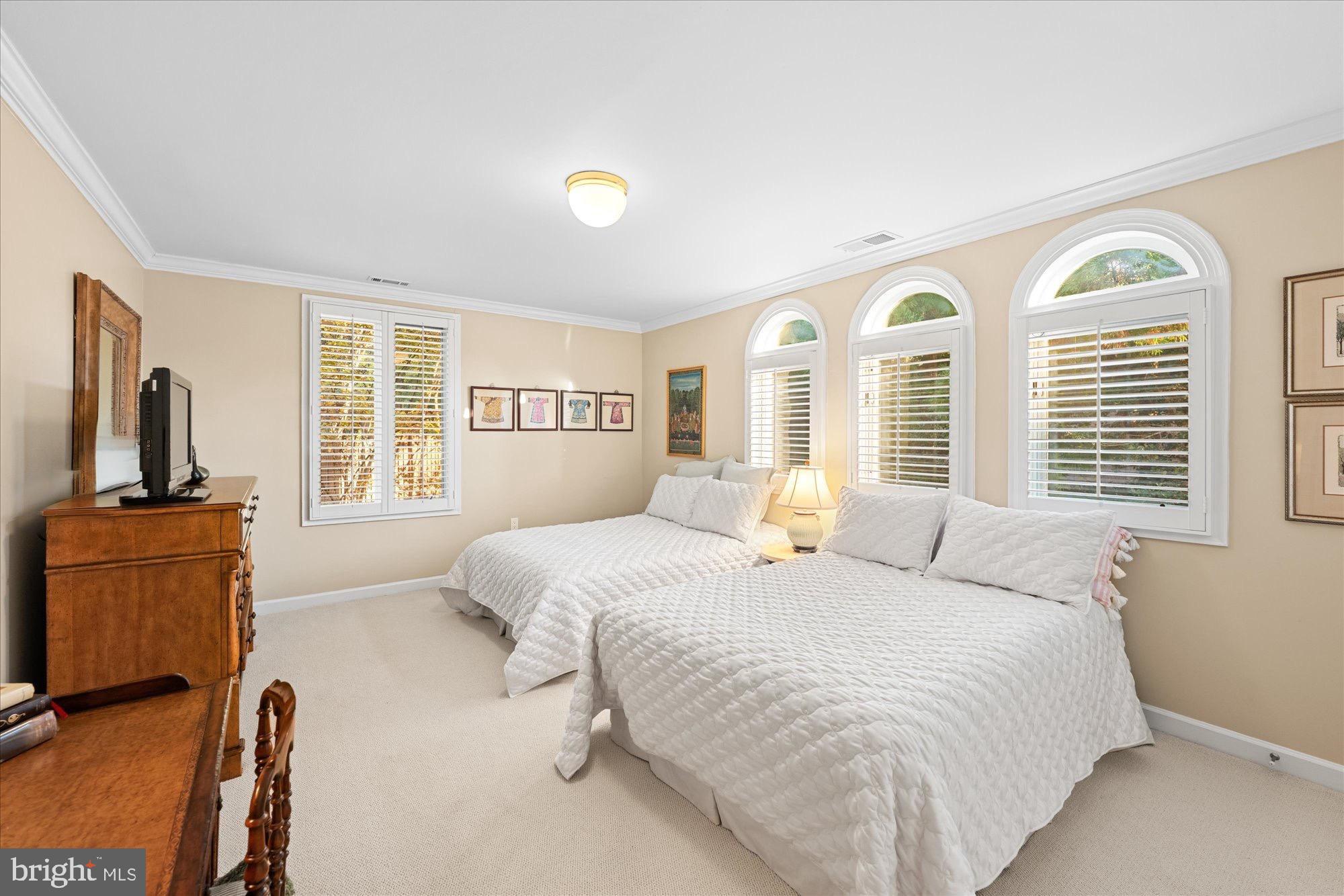 Real estate listing preview #14