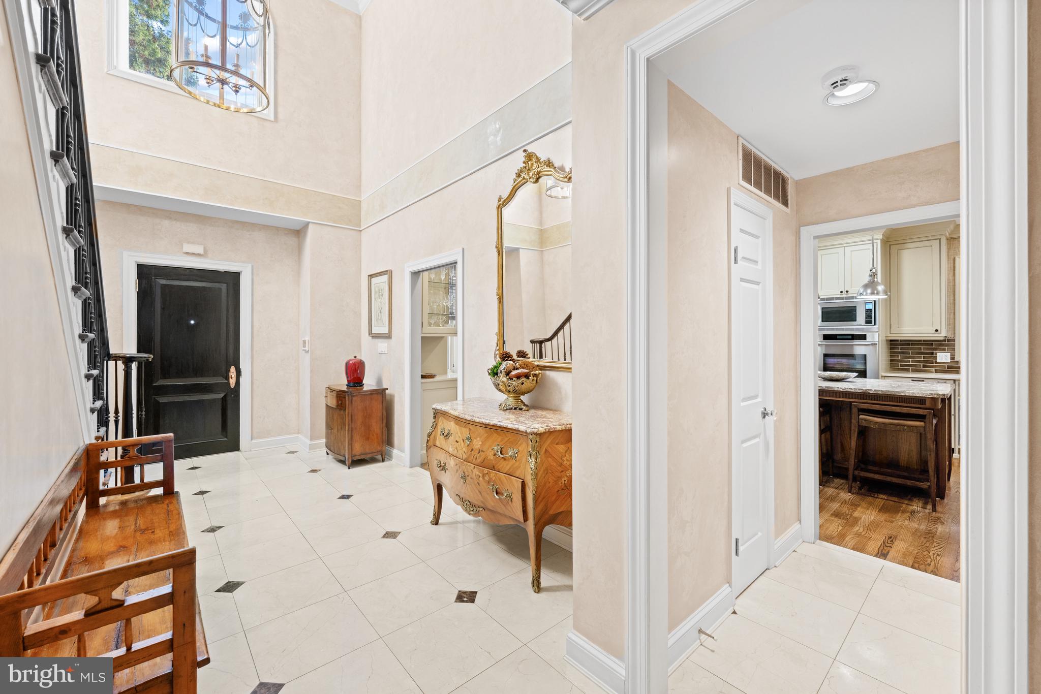 Real estate listing preview #2