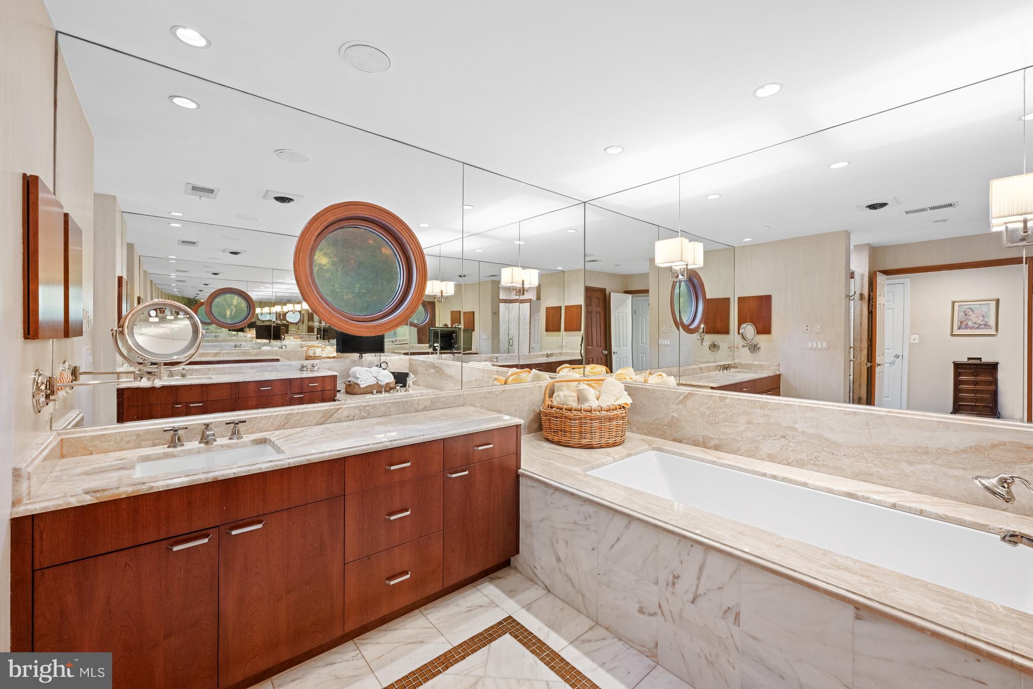 Real estate listing preview #13