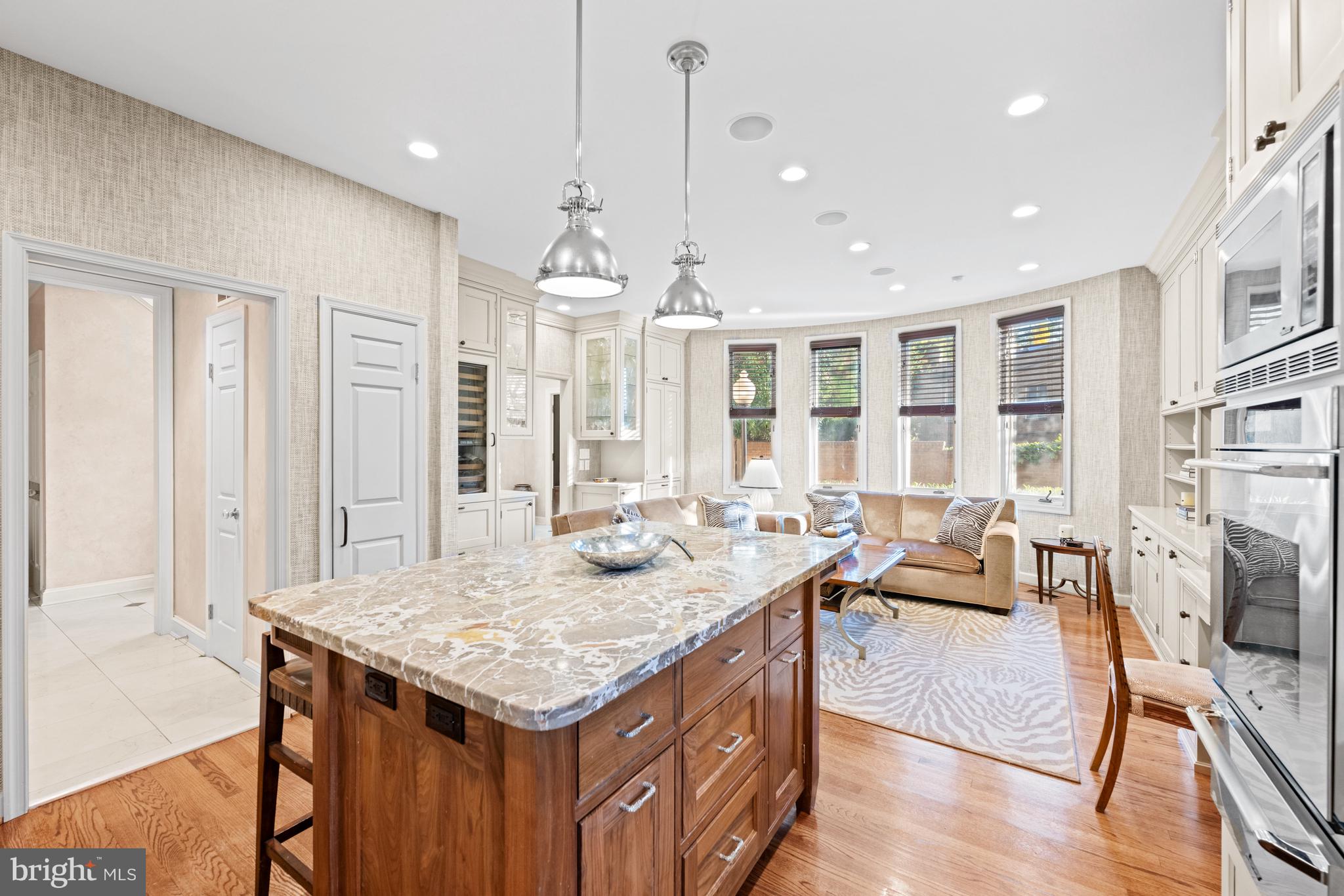 Real estate listing preview #4