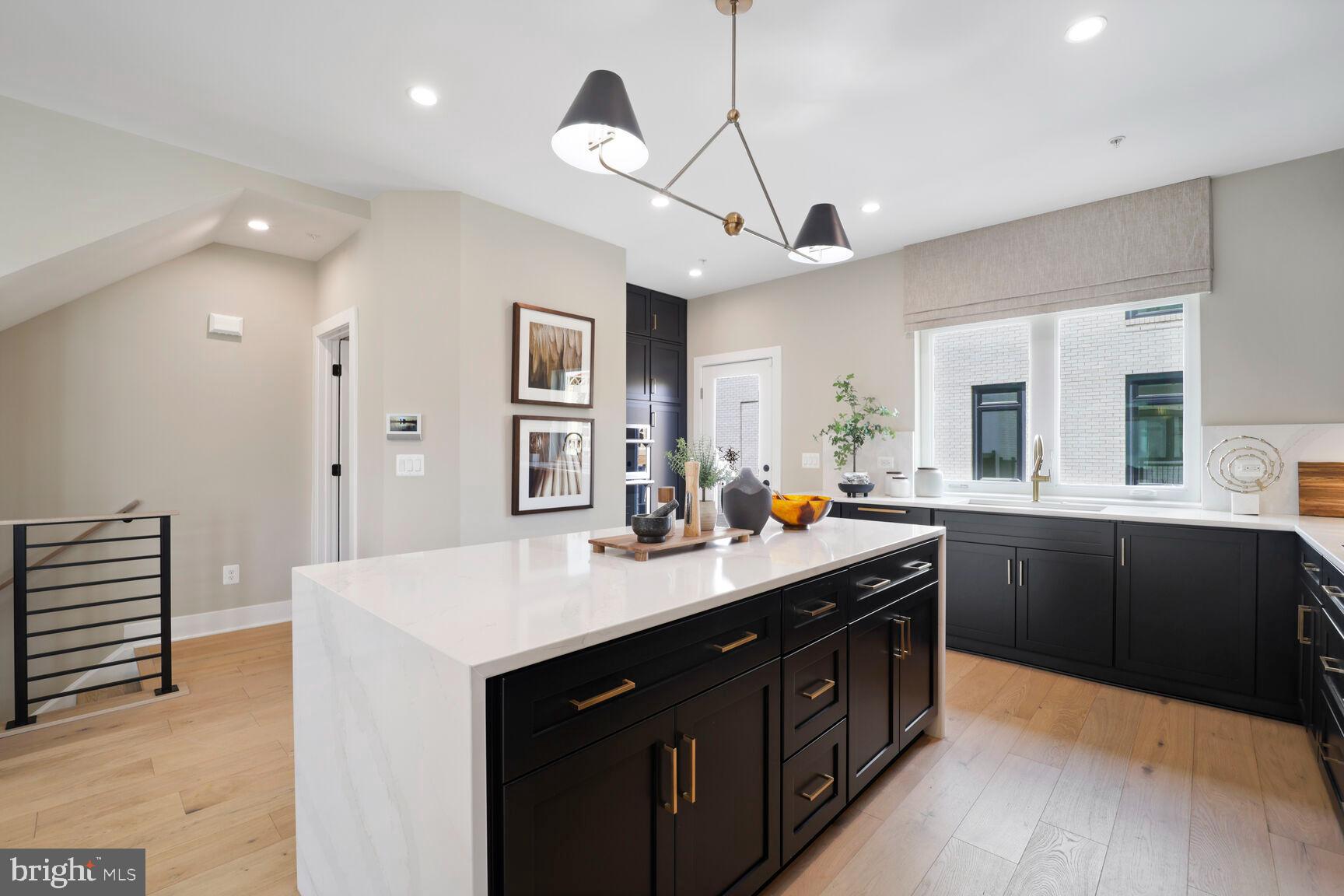 Real estate listing preview #3