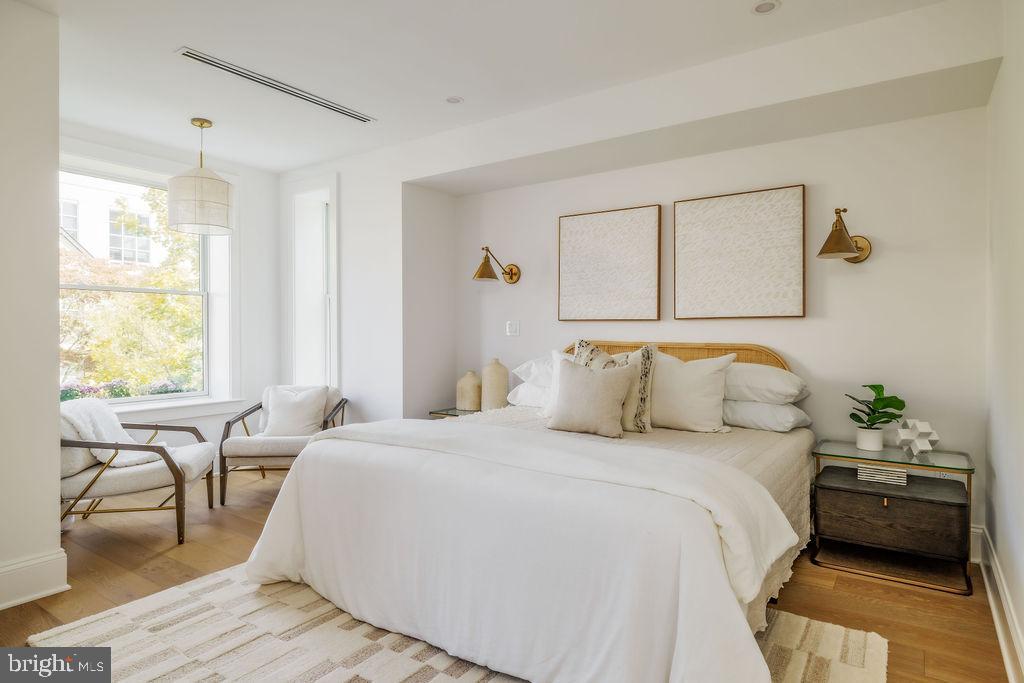 Real estate listing preview #32