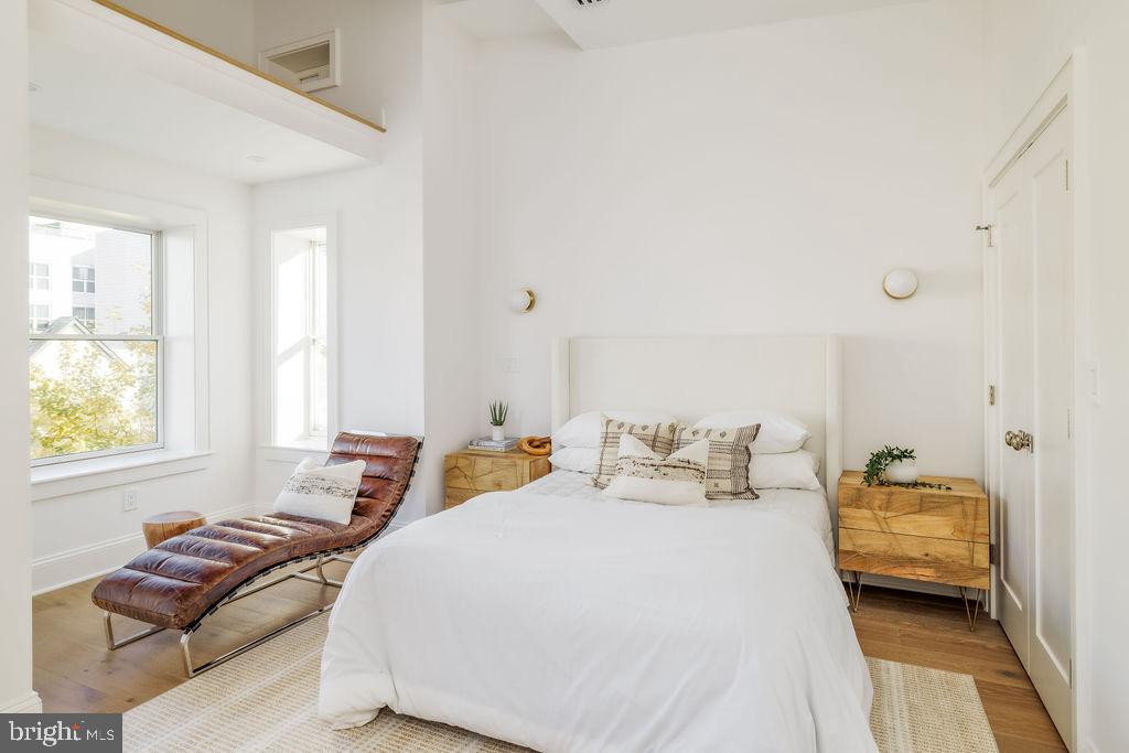 Real estate listing preview #64