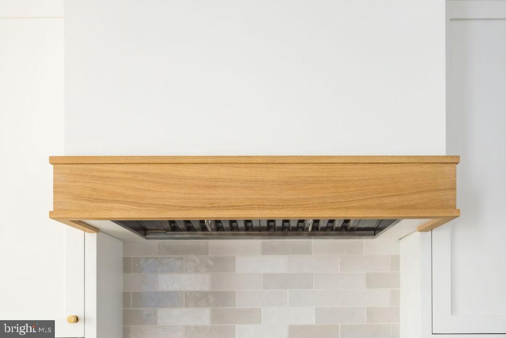 Real estate listing preview #25