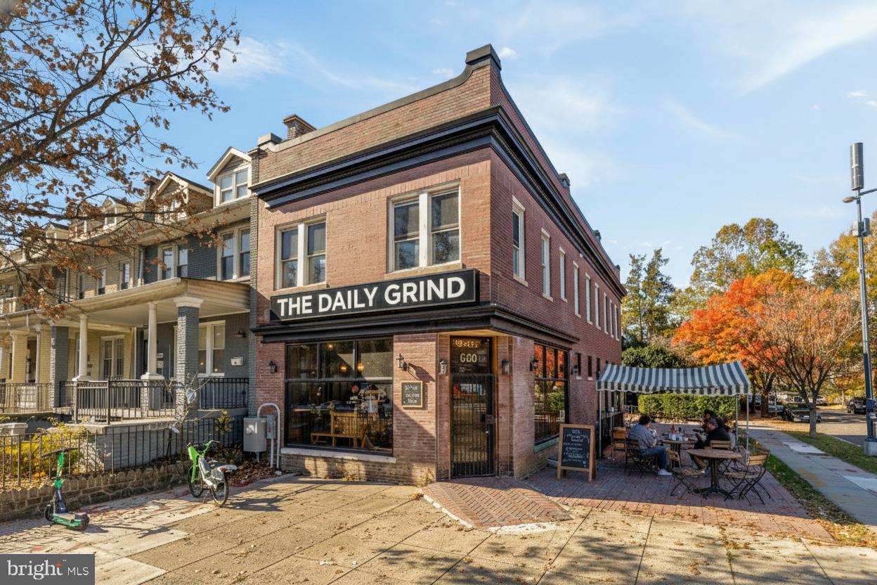 Real estate listing preview #3