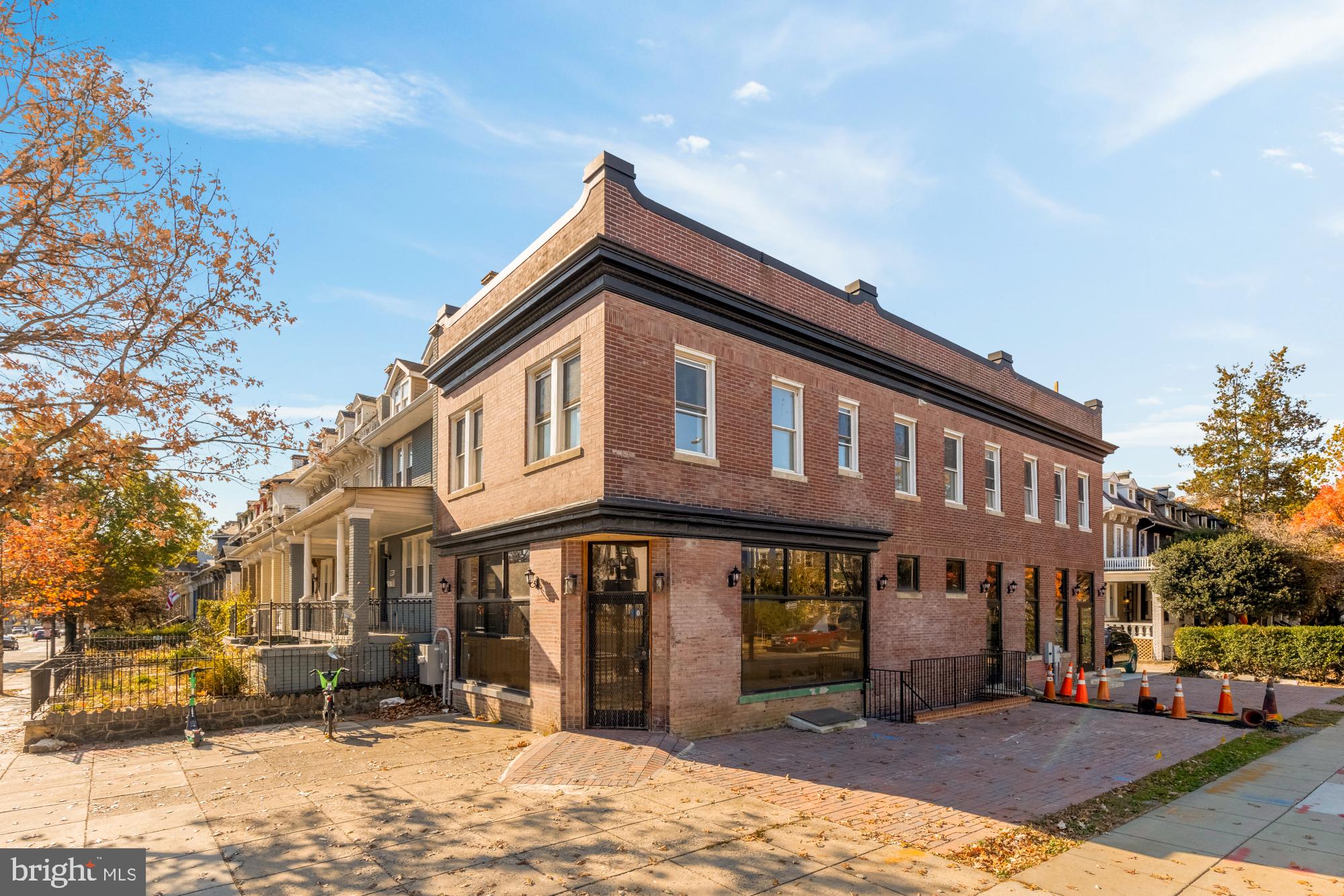 Real estate listing preview #6