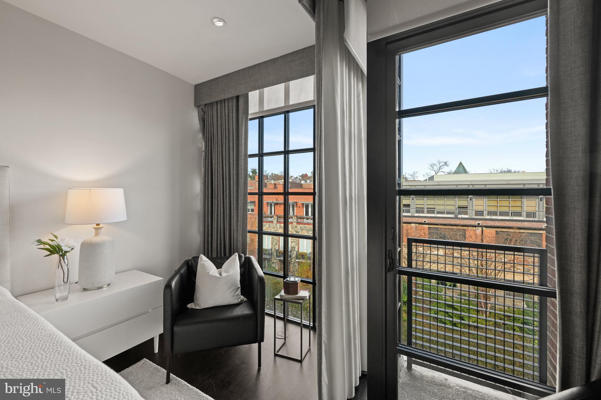 Real estate listing preview #14