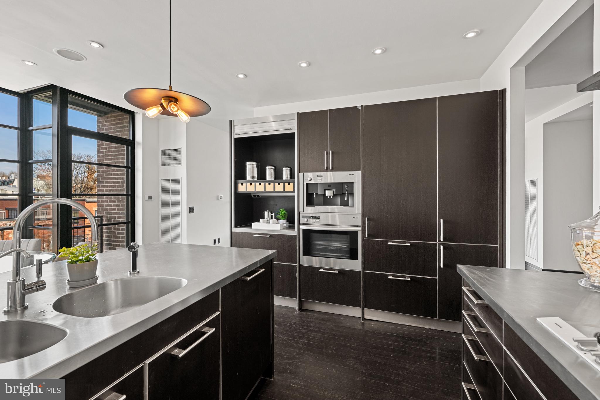 Real estate listing preview #8