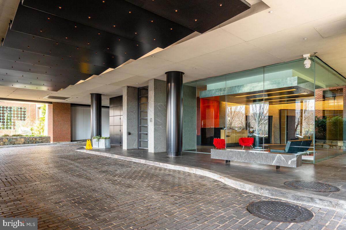 Real estate listing preview #2